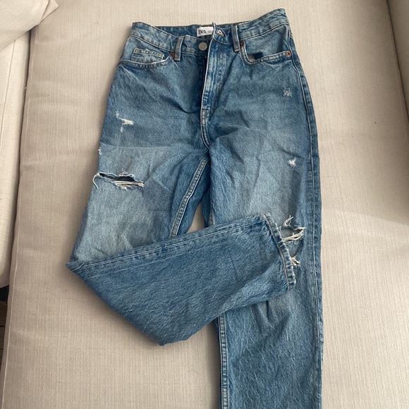 Zara jeans light wash - Picture 3 of 3
